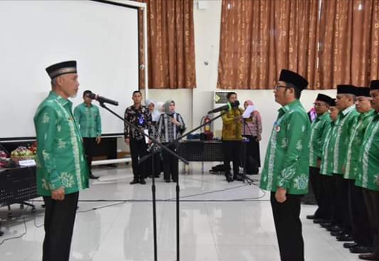 Hendri Septa Dilantik Jadi Ketua Masyarakat Ekonomi Syariah Kota Padang