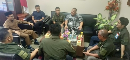Kerja Menumpuk, Pimpinan DPRD Sumbar Definitif Belum Juga Ada