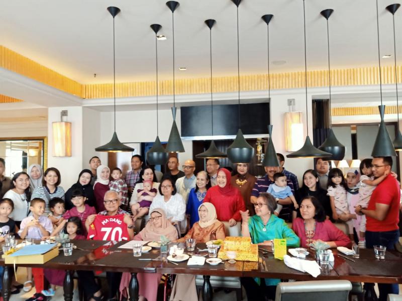 Masriadi Martunus Syukuran 70 Tahun Bersama Keluarga Besar