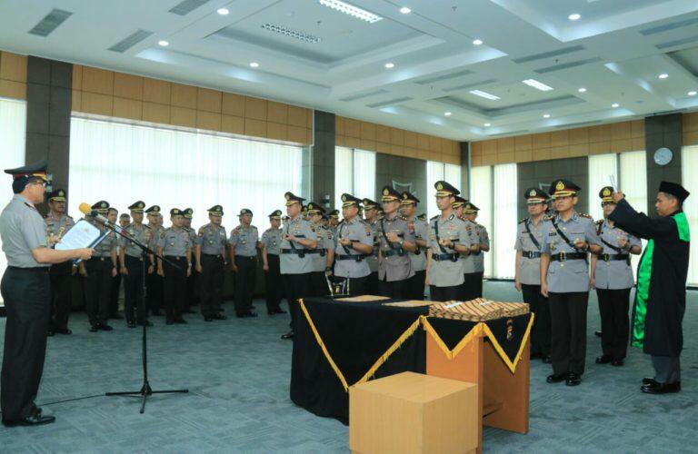 Kapolda Irjen Pol Fakhrizal Pimpin Sertijab 14 Kapolres di Sumbar