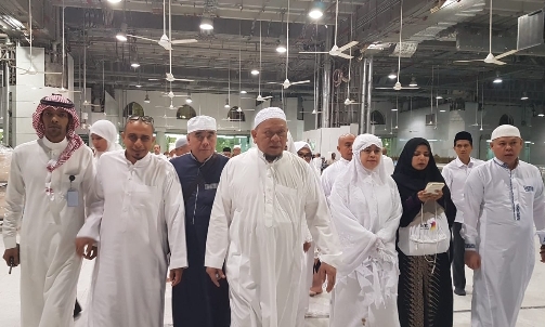 Sama-sama Umrah, Ketua DPD dan DPR Bersilaturahim di Tanah Suci