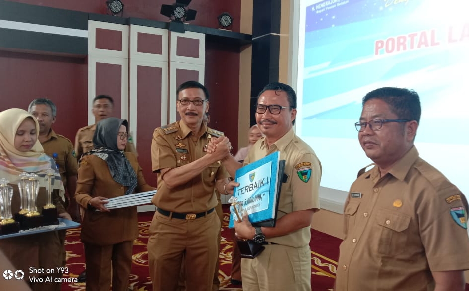 Bupati Pessel Hendrajoni: Kalau Pakai Uang Rakyat Harus Terbuka dan Transparan