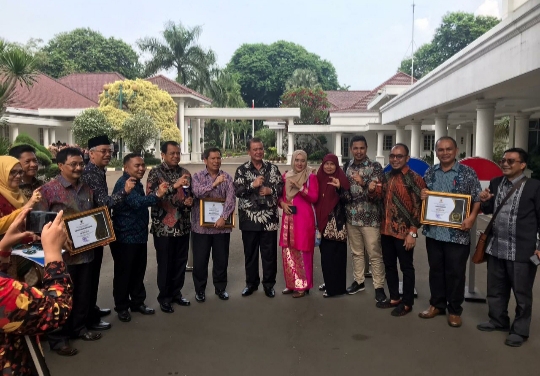 Pemprov Sumbar, UNP dan ISI Raih Anugerah Keterbukaan Informasi Publik 2019