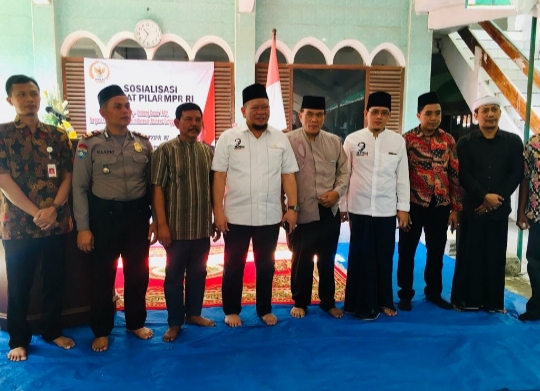 Lanyalla: Tak Relevan Pertentangkan Pancasila dengan Islam