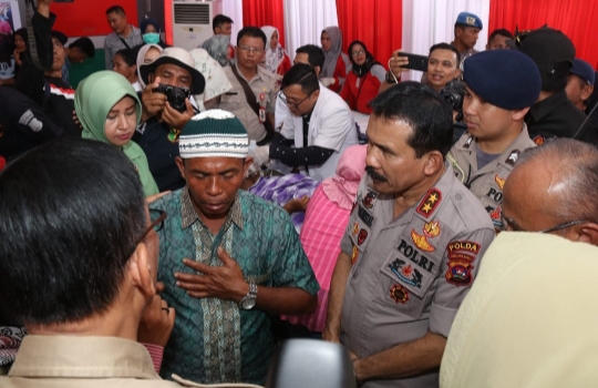 Hadiri Baksoskes di Pantai Carocok Painan, Kapolda Sumbar Irjen Fakhrizal Disambut Meriah