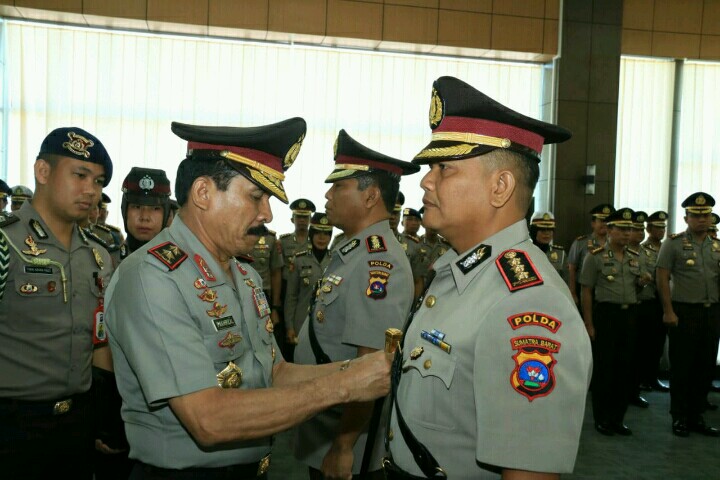 Kapolda Sumbar Irjen Pol Fakhrizal Pimpim Sertijab Dirreskrimum yang Baru