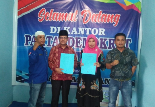 Pasangan Afrizal – Dahliana Nasution Kompak Mendaftar ke Partai Demokrat Pasaman