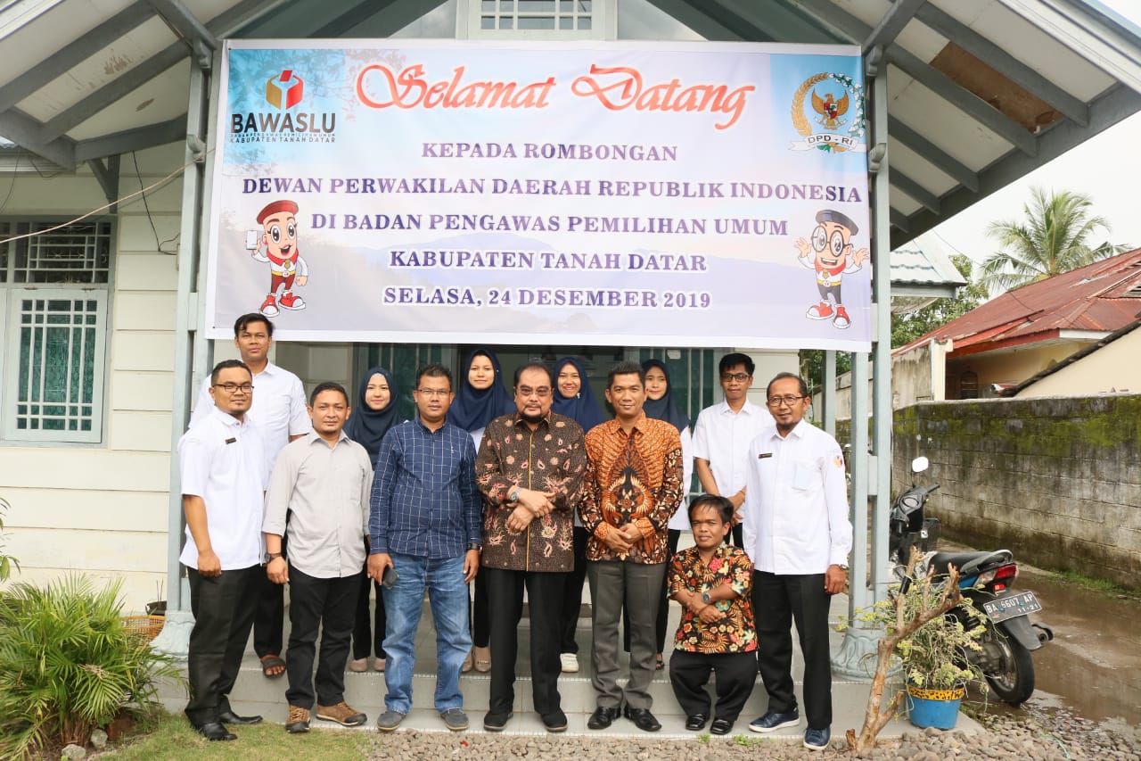 Cek Persiapan Pilkada, Senator Leonardy Kunjungi Bawaslu Tanah Datar