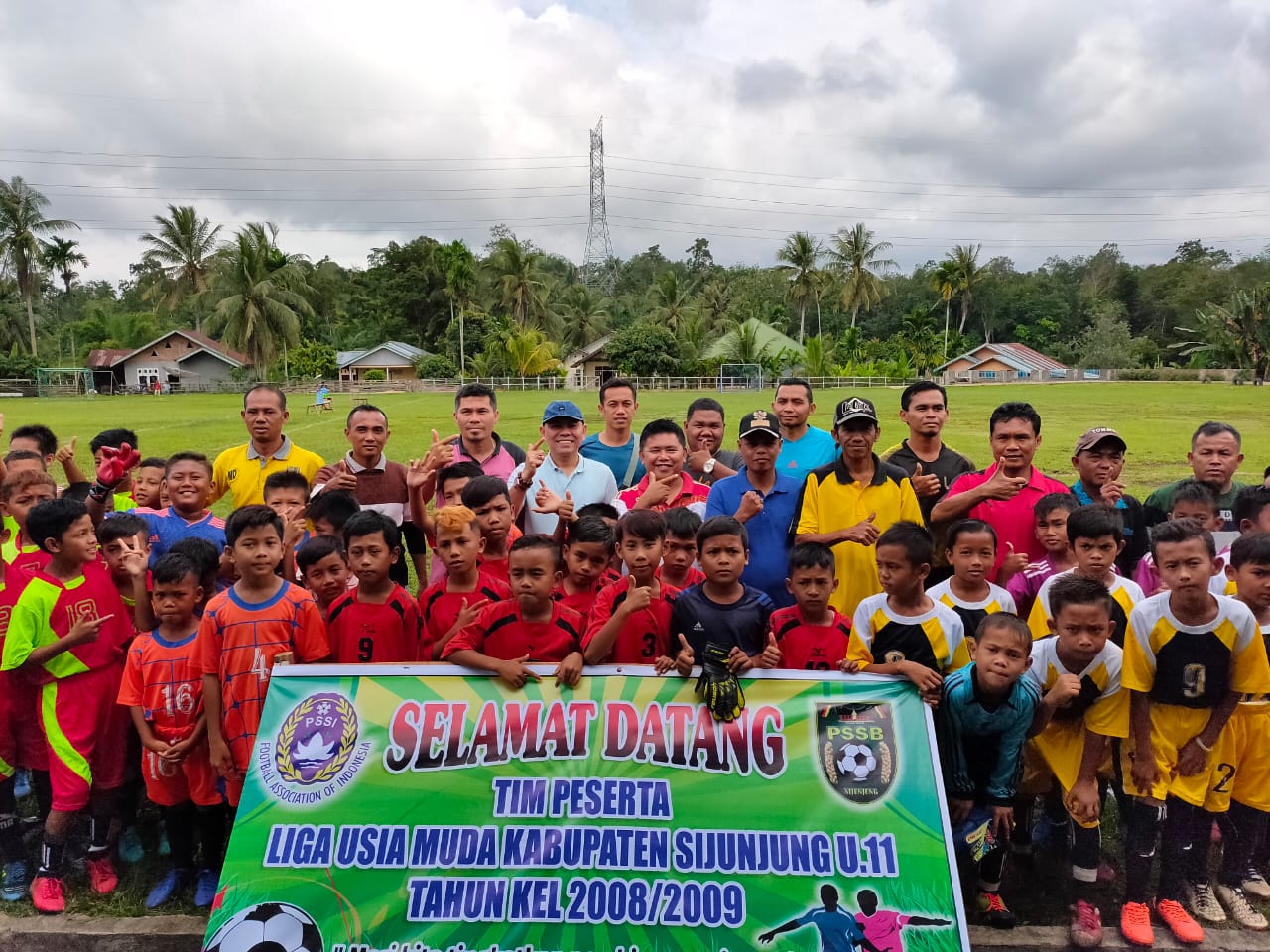 Ketua Askab PSSI Sijunjung Ashelfine Buka Liga Usia Muda U-11