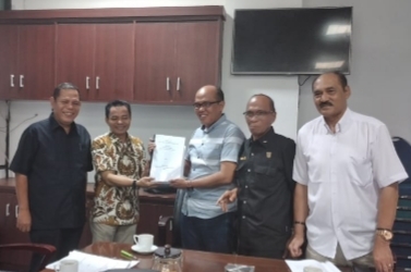 Jadi Juga Ternyata, Tiga Fraksi DPRD Sumbar Serahkan Usulan Hak Interpelasi