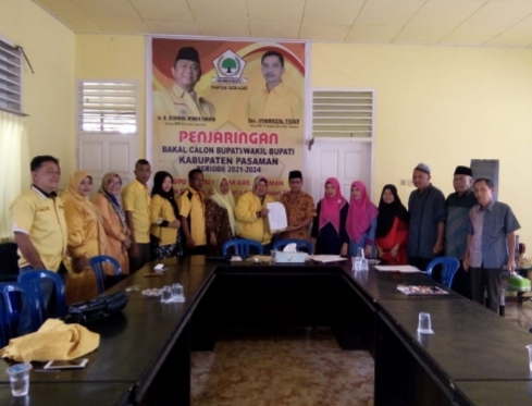 Pamong Senior Afrizal-Dahliana Daftar ke Golkar Pasaman