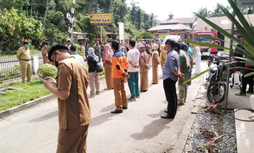 Cegah Covid-19, Tiga Kecamatan di Wilayah Hukum Polsek Suliki Disemprot Disinfektan