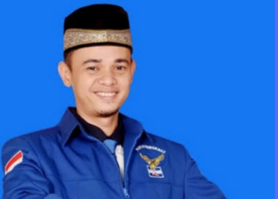 Anggota DPRD Sumbar Jefry Masrul Bagi Masker dan Hand Sanitizer di Lintau