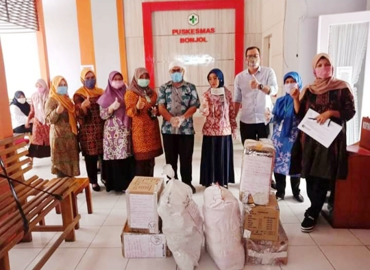 Peduli Kampung Halaman, Perantau Bonjol Bantu APD, Masker, Hand Sanitizer untuk Puskesmas dan Masyarakat