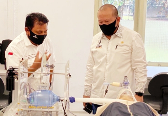 Ketua DPD RI Lanyalla Desak Pemerintah Segera Produksi Massal Ventilator PT Pindad
