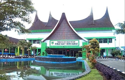 Kontak dengan Suami-Istri Positif Covid-19, 13 Orang Tenaga Kesehatan RSUD Padang Panjang Ikut Terdampak