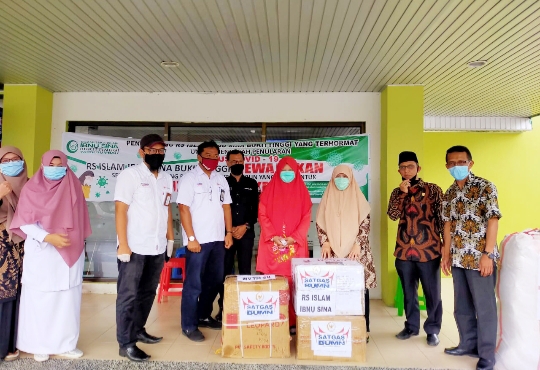 Gandeng BUMN, Anggota DPR RI Nevi Zuairina Bantu APD 5 Rumah Sakit di Sumbar