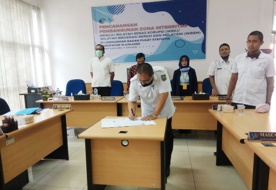 Kadis Kominfo Sijunjung Jadi Saksi Pencanangan Pembangunan Zona Integritas BPS