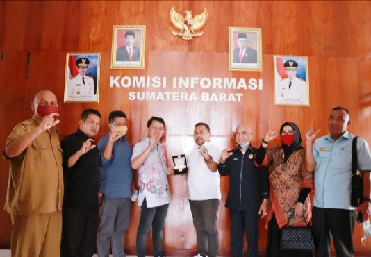 Cari Informasi untuk Bahan Ranperda, DPRD Sijunjung Sambangi KI Sumbar