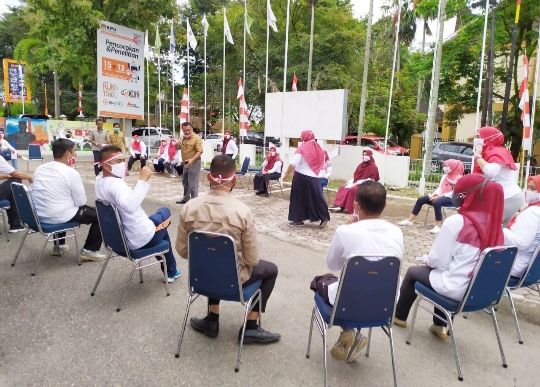 Bangkitkan Semangat Kerja, KPU Sumbar Adakan Outbound