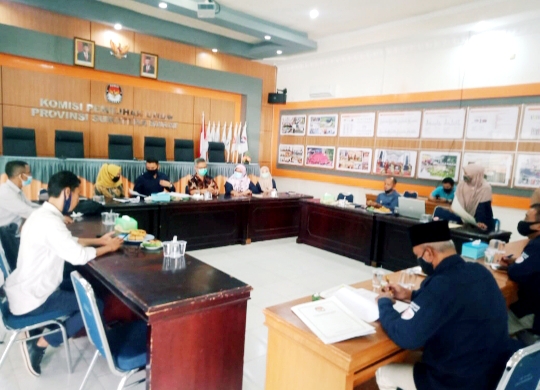 Sah, Pleno KPU Sumbar Tetapkan 4 Pasang Cagub / Cawagub