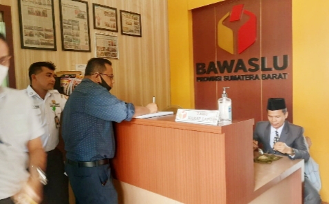 Diduga Jadi Juru Bayar Mahyeldi-Audy, Kasatpol PP Padang Dilaporkan ke Bawaslu
