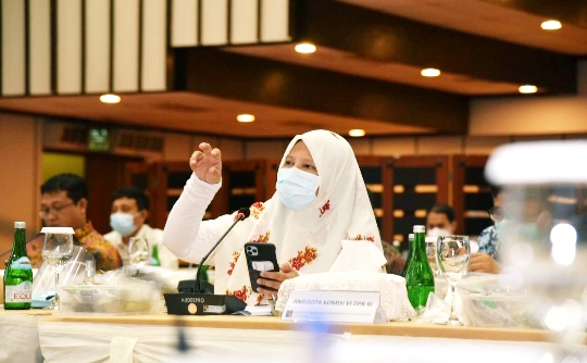 Nevi Zuairina Minta Kesejahteraan Masyarakat Batam Bisa Setara dengan Negara Maju