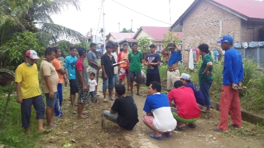 Melalui Gotong Royong, Warga ABI Kayu Kalek Bangun Kebersamaan