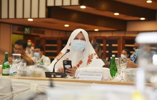 Nevi Zuairina: Pemerintah Mesti Lebih Masif Sosialisasikan Vaksin Covid-19