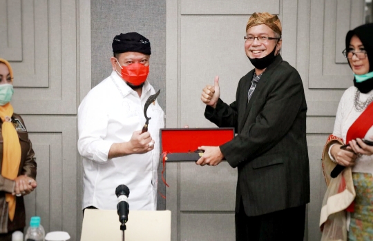 Ketua DPD RI LaNyalla Dapat Gelar Akang dari Panitia Kongres Sunda