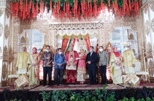 Nikahkan Putrinya, Zola Pandoe-Corri Saidan “Baralek Gadang”