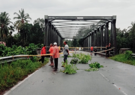 HM Nurnas Berulangkali Ingatkan Terkikisnya Jembatan Batang Sani