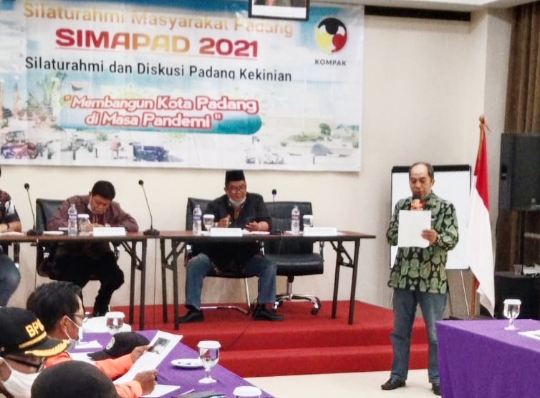 Puisi Rusli Marzuki Saria “Padang Kotaku” Membahana di SIMAPAD 2021