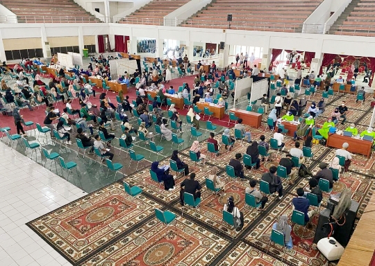 Dilaksanakan di Kampus, Mahasiswa Unand Antusias Ikuti Vaksinasi Covid-19