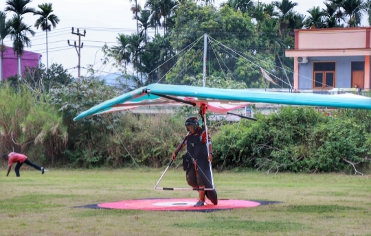 PON XX Papua 2021, Cabor Gantole Sumbar Unggul 2 Ronde di Kategori Ketepatan Mendarat
