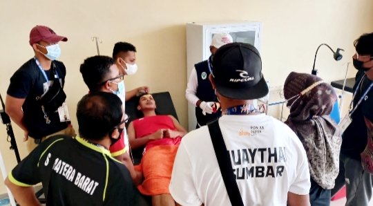 Atlet Muaythai Sumbar Cedera Saat Hadapi Atlet Tuan Rumah