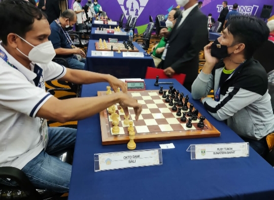 PON XX Papua: Sumbar Berpotensi Raih Medali di Kelas Catur Kilat