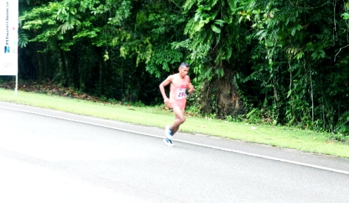 Atlet Marathon Sumbar Hamdan Gagal Podium, Anjelina Peringkat Enam