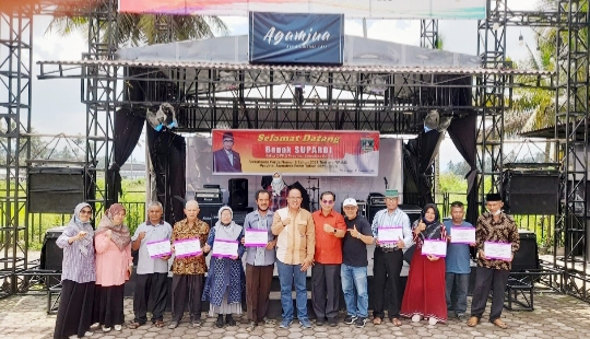 Ketua DPRD Sumbar Supardi Serahkan Bantuan Rp2 Miliar untuk Keltan di Payakumbuh