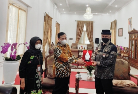 Ketua Ombudsman RI ke Gubernur Sumbar: Masyarakat Harus Bisa Rasakan Layanan Publik yang Berkualitas