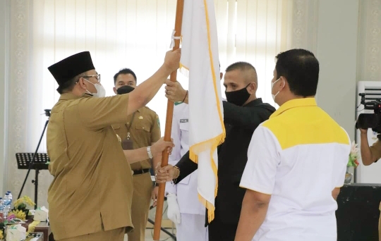 Ketua KONI Sumbar Agus Suardi Lantik Pengurus KONI Kabupaten Pasaman