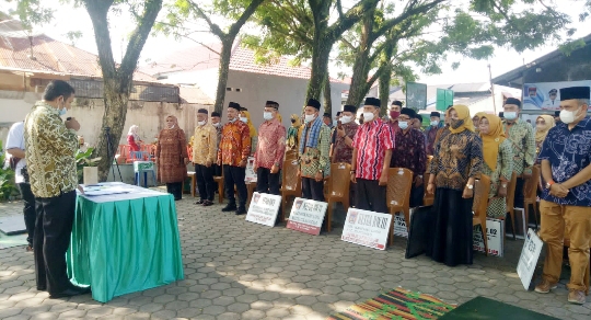 Meski Walikota Padang Tidak Jadi Datang, Pelantikan RW dan RT se Kampung Lapai Berlangsung Meriah