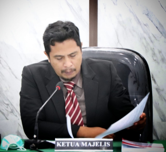 Nofal Wiska Bacakan Putusan SIP dengan Termohon Pemko Padang