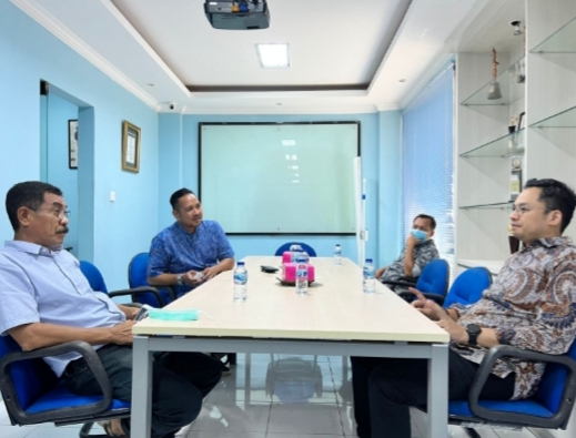 Yuliandre Darwis Kunjungi Media Radar Bali di Sela-sela Deklarasi Forum Penyiaran Indonesia 2022