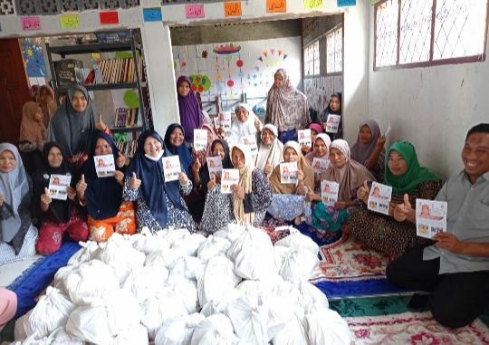Nevi Zuairina Konsisten Berbagi Sembako di Dapilnya