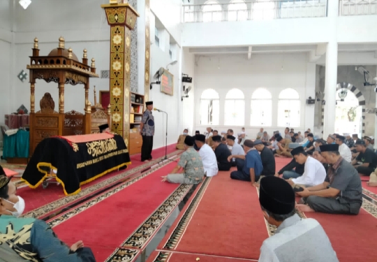Prof Eti Farda Husin Berpulang, Rektor Unand: Almarhumah Sosok Panutan