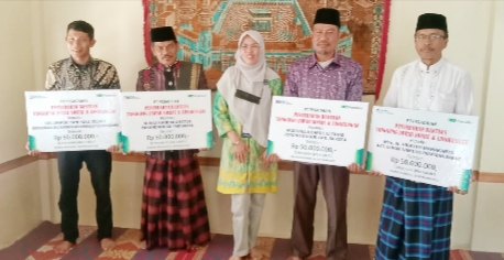 Nevi Zuairina Salurkan TJSL dari Bank Mandiri dan Pegadaian ke Berbagai Lembaga di Sumbar