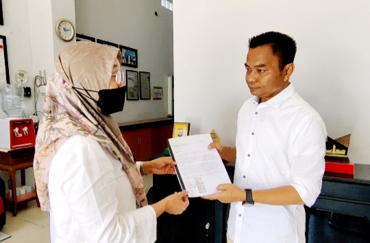 Langgar Pemendikbud, Hidayat Laporkan Kadis Diknas Sumbar ke Ombudsman