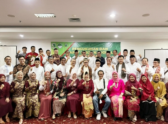 Ketum DPP IKA Farmasi Unand Ajak Alumni Berkontribusi untuk Almamater