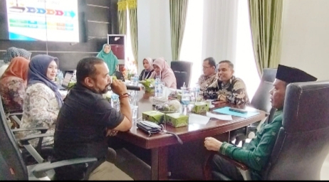 Disambut Wabup Padang Pariaman, Tim Verfak Monev KI Sumbar Buka Kulit Tampak Isi